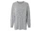 Een grijze trui met lange mouwen.