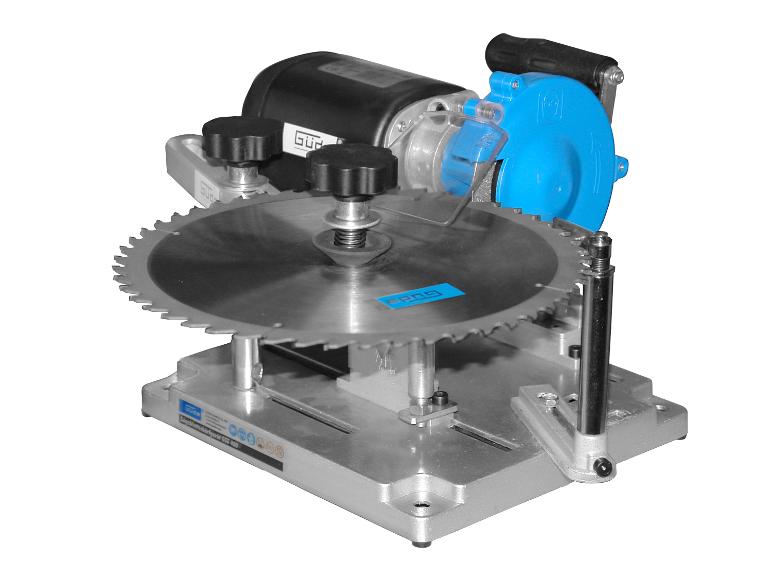 GÜDE GSS 400 zaagbladslijper met een gemonteerd zaagblad.