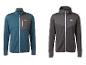 Twee heren fleece jassen: een blauwgroene en een grijze, beide met witte rits.