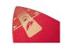 Rood en beige opblaasbaar paddleboard met elastische koorden en een gestructureerd oppervlak.