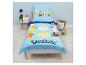 Blauw kinderbeddengoed met stripfiguren en logo.