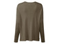 Een groen gebreid longsleeve shirt.