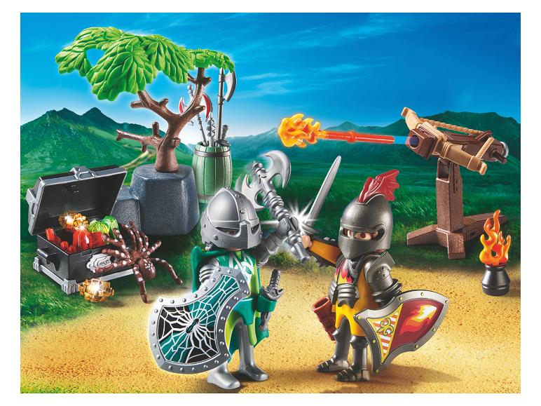Twee Playmobil ridders met wapens en een schatkist.