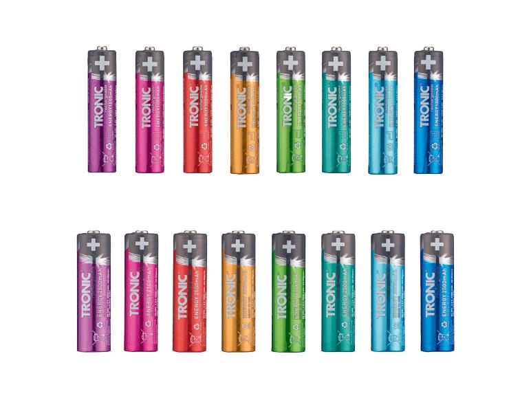 Twee rijen kleurrijke oplaadbare batterijen, AAA 1000mAh en AA 2500mAh, in paars, roze, rood, oranje, groen, blauwgroen en blauw.