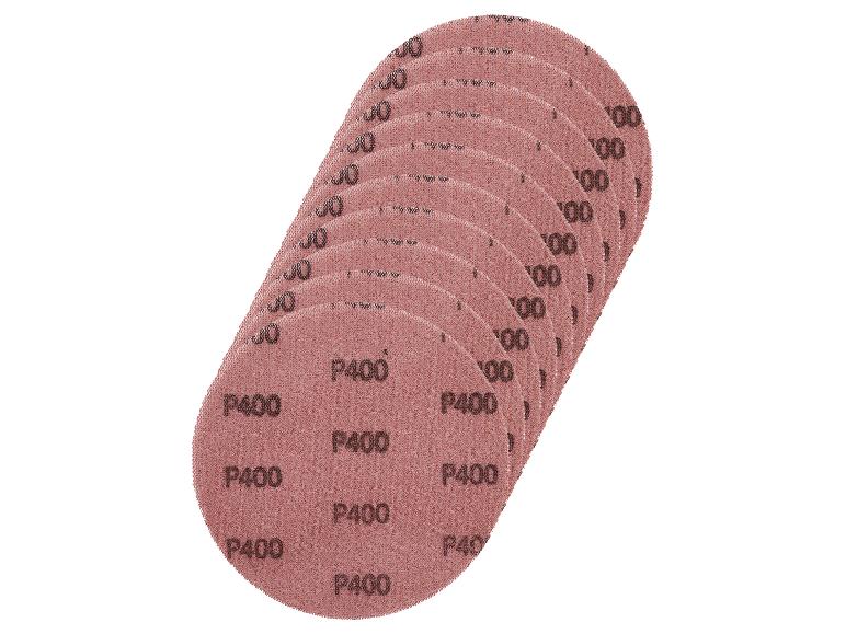Een stapel schuurpapier met de aanduiding P400.