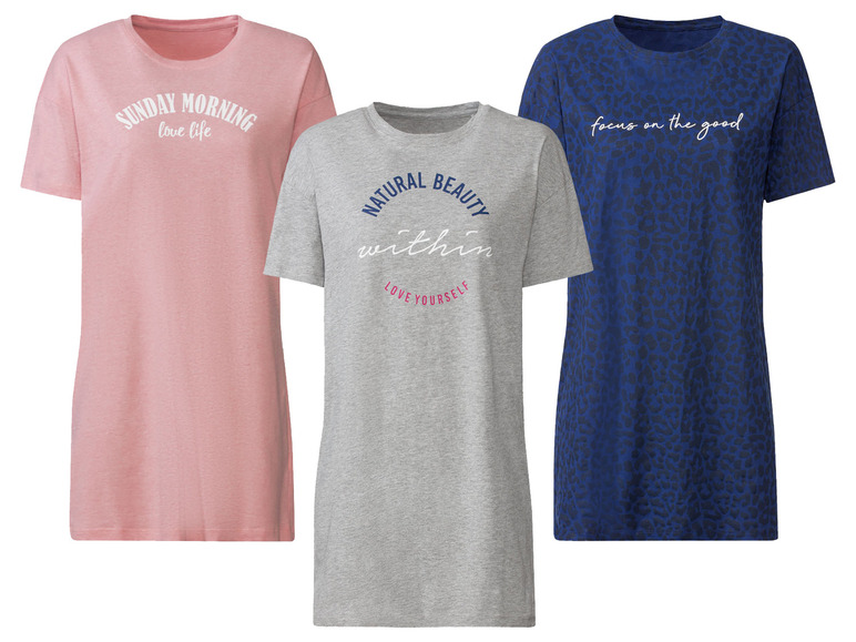 Drie T-shirts met prints: 'Sunday Morning love life', 'Natural Beauty within Love Yourself' en 'Focus on the good'.