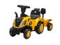 Gele speelgoedtractor met aanhanger en schep, met zwarte zitting en stuur.