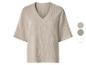 Beige blouse met korte mouwen en V-hals met kreukeltextuur, getoond met kleurstalen in beige, groen en wit.
