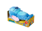 Blauwe pluche knuffel slapend in een gele kartonnen doos.