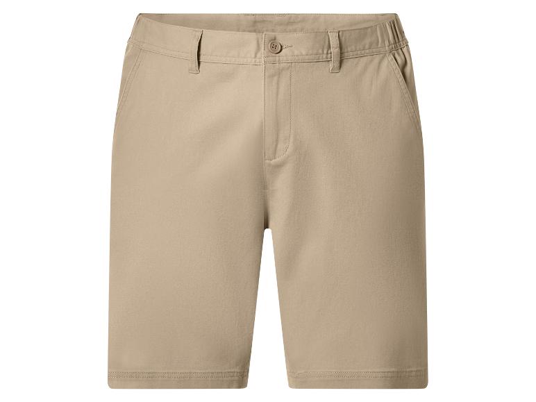 Beige herenshort met knoop en riemlussen.