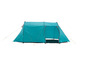 Een turquoise tent met een open ingang.