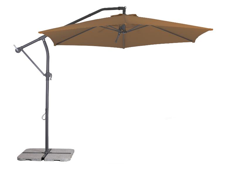 Bruine zweefparasol met een vierkante basis van vier tegels.