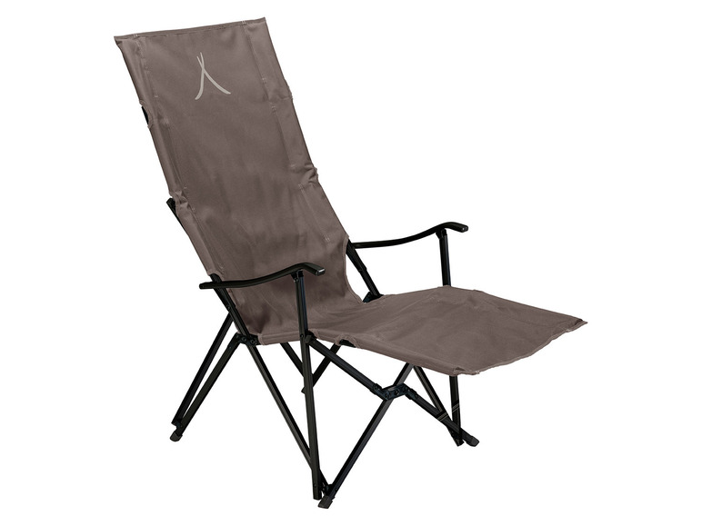 Een grijze vouwstoel met een voetenbankje.