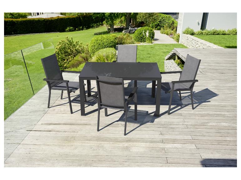 Tuinset van antracietgrijs aluminium: tafel en stoelen.