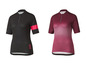 Twee damesfietsshirts met korte mouwen, een zwart en een rood met roze gradient.