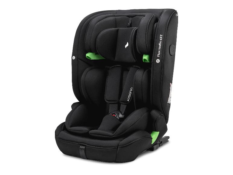 Zwart autostoeltje met groene accenten en vijfpuntsgordel, met de tekst 'Flux Isofix eXT'.