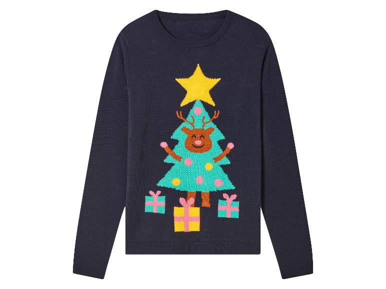 Een blauwe kersttrui met een rendier in een kerstboom