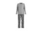 Grijs herenpyjama met lange mouwen en gestreepte broek.