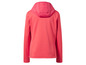 Een roze softshell jas met capuchon.