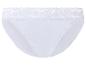 Witte slip met kanten details aan de tailleband en beenopeningen.
