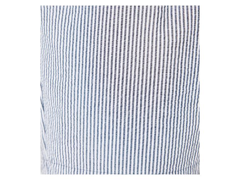 Wit-blauw gestreept textiel voor kleding.