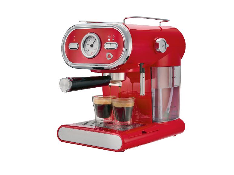 Rood espressomachine met twee glazen koffie