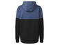 Een zwarte hoodie met een blauwe capuchon.