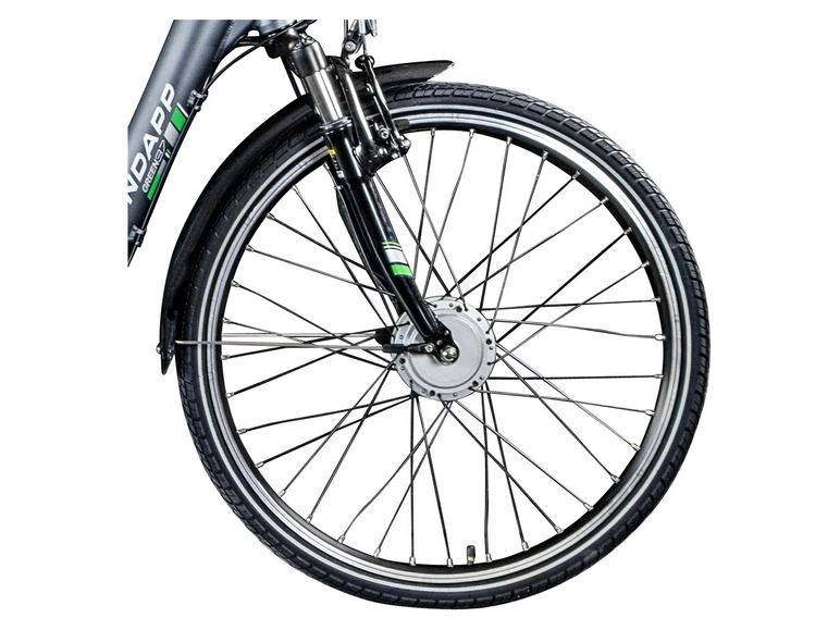 Een close-up van het voorwiel van een N-DAPP Green E-bike.