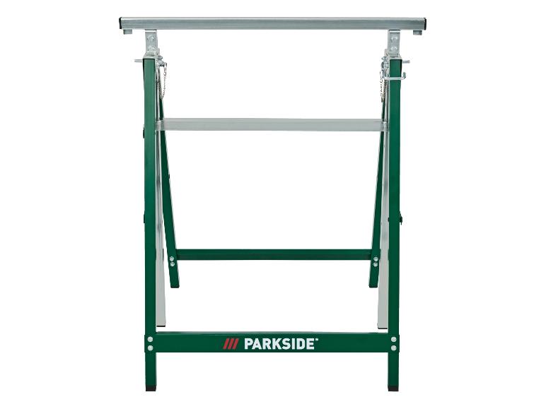 Groen en zilveren inklapbare schraag voor bouw- of doe-het-zelfwerk.