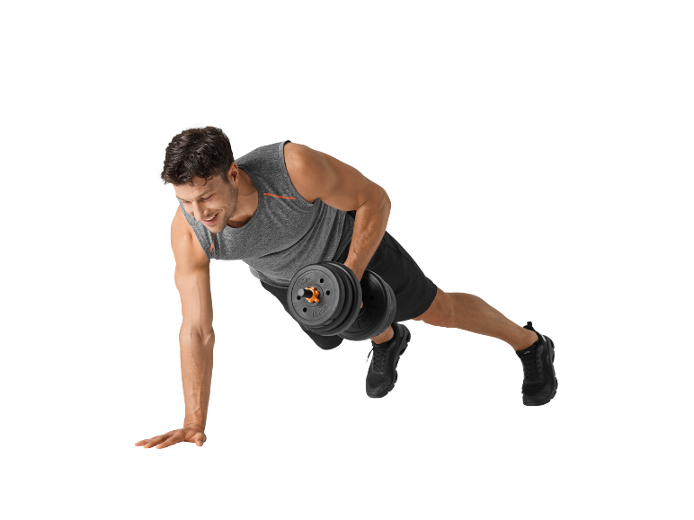 Man in sportkleding doet push-up met halter.