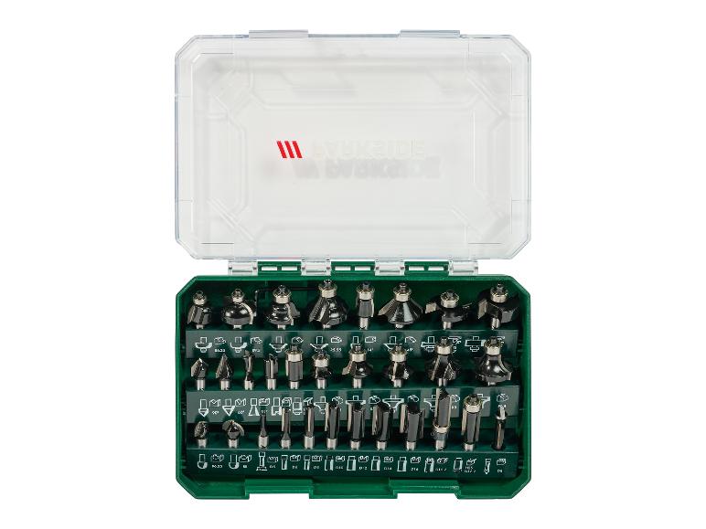 Set van 35 freesbits in een groene doos met transparant deksel, met diverse maten en vormen.