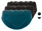 Drie paar damesondergoed met kant, twee zwarte en één turquoise.