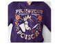 Een paarse hoodie met Evil Queen print en de tekst 'Pick your poison'.