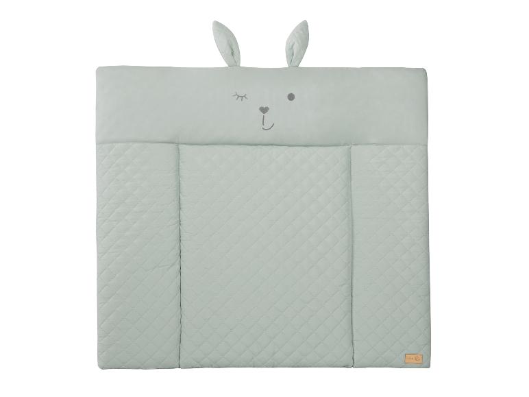 Mintgroen babyverschoonkussen met een cartoon konijnengezicht en 3D-oren.