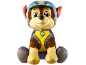 Pluchen speelgoedhond in blauw en geel uniform met een badge