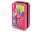 Een roze etui met een Barbie print