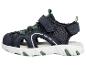 Donkerblauwe kindersandalen met groene accenten en witte zool.