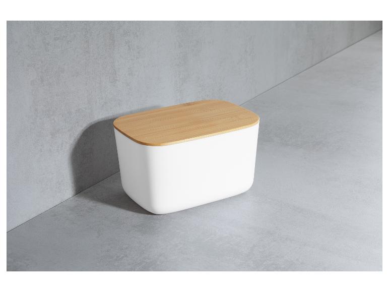 Een witte broodtrommel met een bamboe deksel