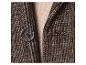 Bruin tweed jasje met knoop en knoopsgat.