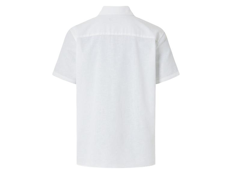 Wit linnen overhemd met korte mouwen.