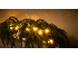 Kerstslinger met warmwitte LED-verlichting op een lichte achtergrond.