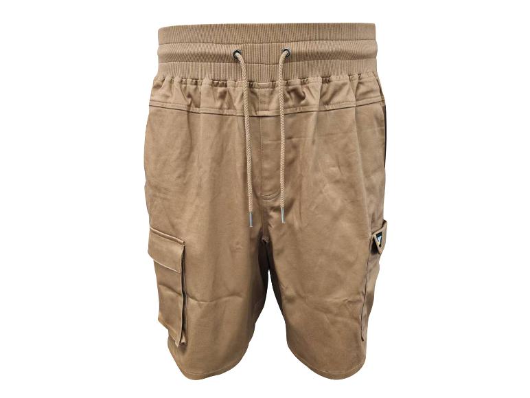 Zandkleurige herenshort met trekkoord in de taille en zakken