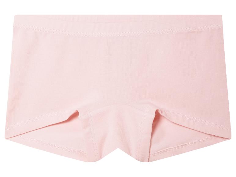Roze katoenen onderbroek.