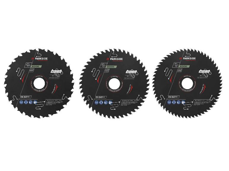 Drie zwarte cirkelzaagbladen voor hout met verschillende specificaties en markeringen.