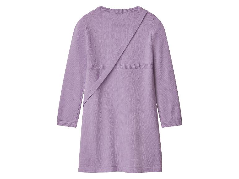 Paarse gebreide jurk met lange mouwen en een diagonale band over de rug.