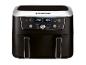 Zwarte Silvercrest airfryer met twee manden en een digitaal display.
