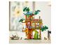 LEGO Friends set met boomhut, figuren en dieren, op een houten vloer.