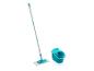 Mop en emmer set in teal en grijs, voor vloerreiniging.