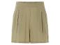 Lichtbeige dames shorts met plooien.