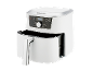 Witte airfryer met digitaal display dat 200°C en diverse kookfuncties toont.
